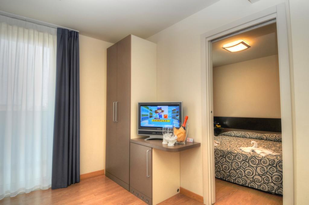 Hotel Pasha Линяно Сабиадоро Екстериор снимка