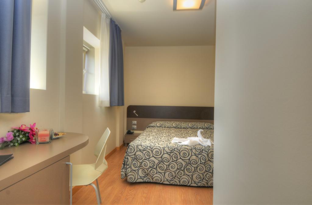 Hotel Pasha Линяно Сабиадоро Екстериор снимка