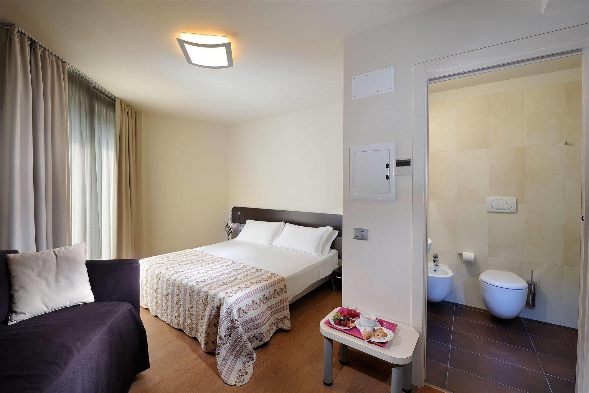 Hotel Pasha Линяно Сабиадоро Екстериор снимка