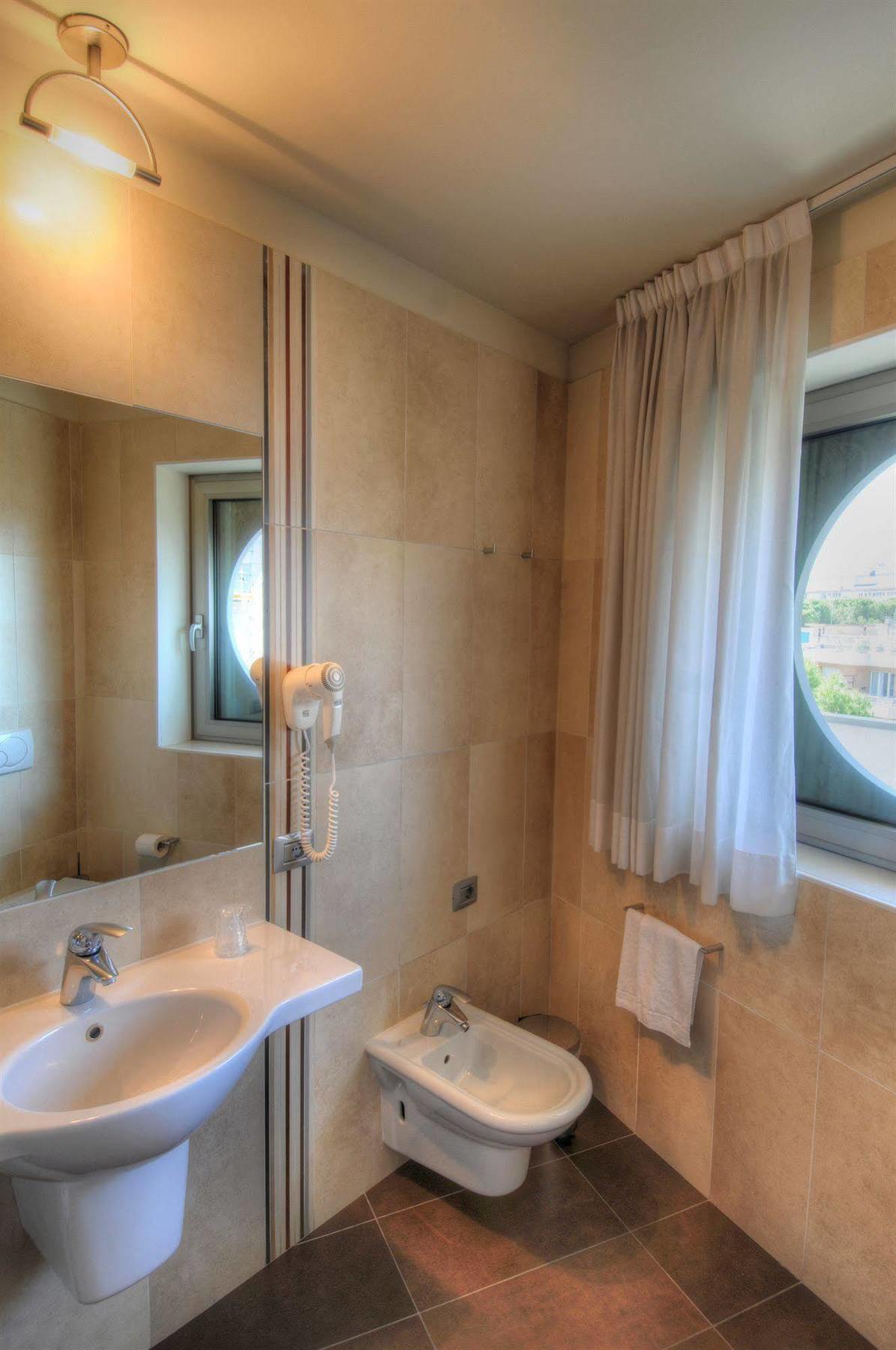 Hotel Pasha Линяно Сабиадоро Екстериор снимка