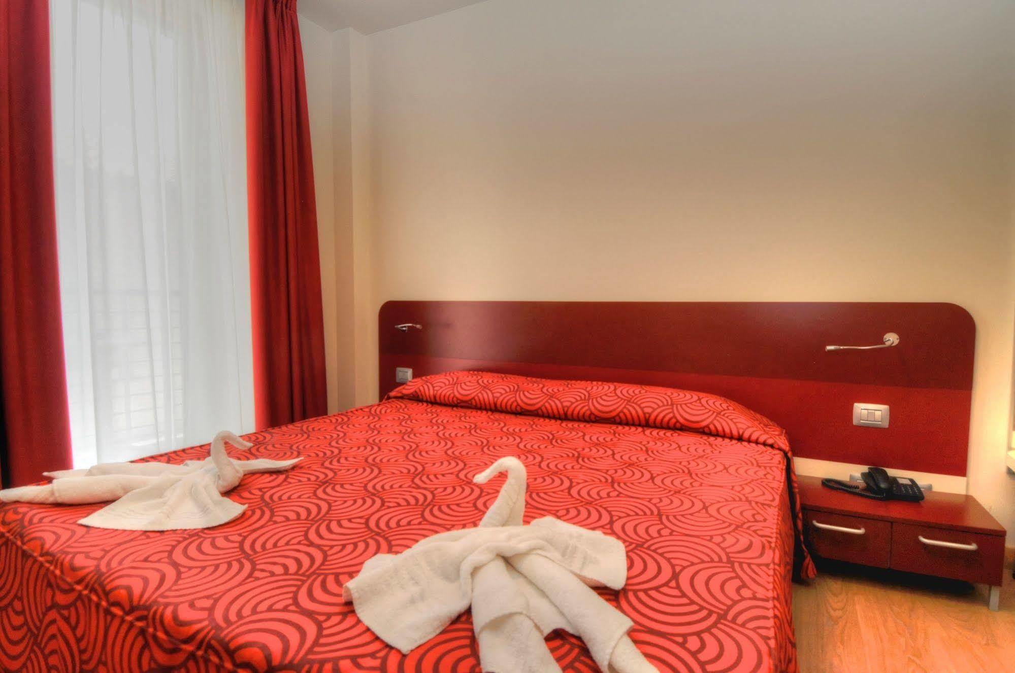 Hotel Pasha Линяно Сабиадоро Екстериор снимка