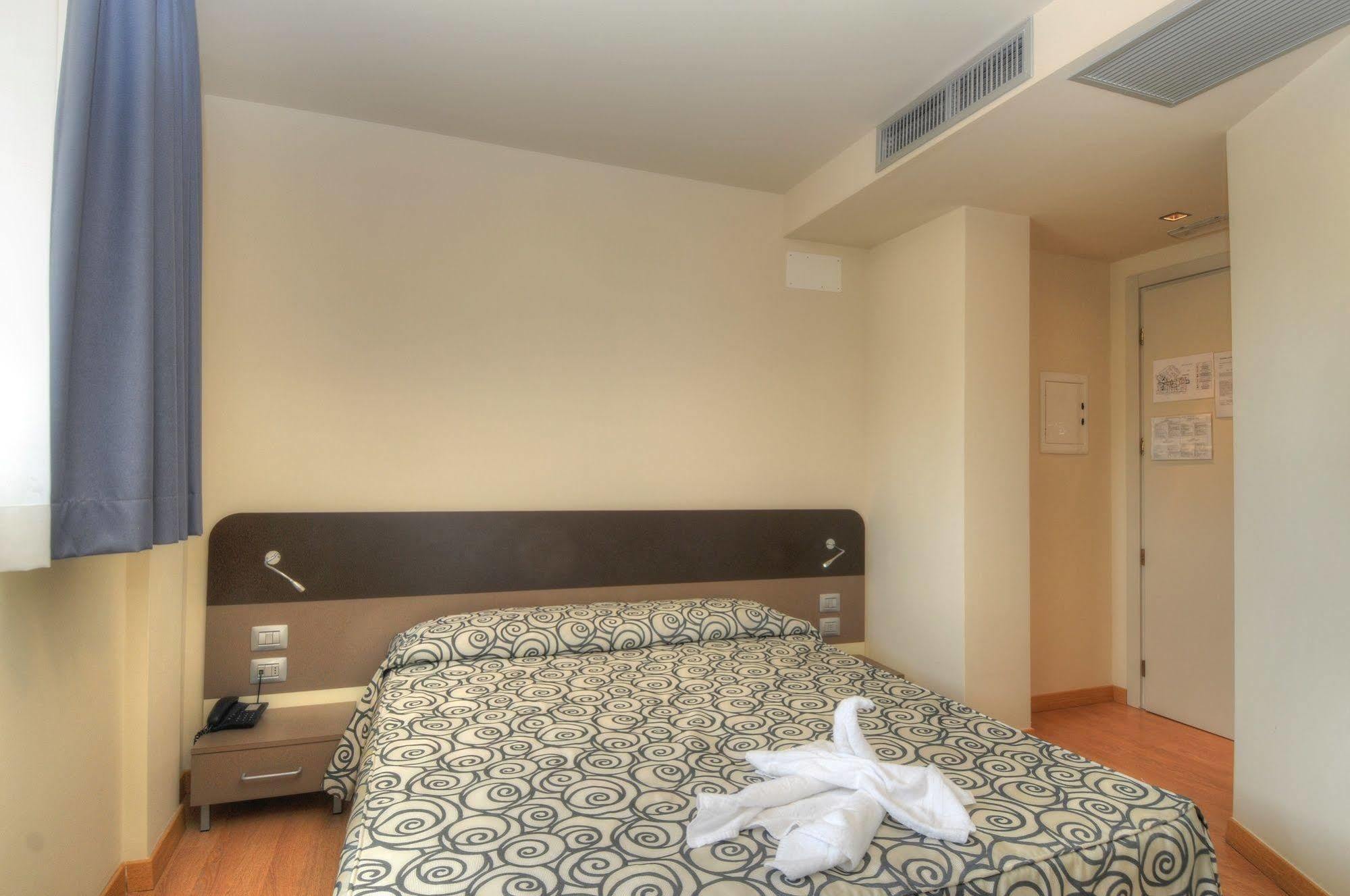 Hotel Pasha Линяно Сабиадоро Екстериор снимка