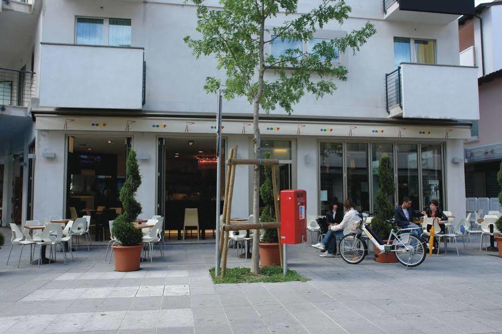 Hotel Pasha Линяно Сабиадоро Екстериор снимка